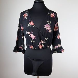 🌺Boohoo Floral Black Bodysuit Top 🌺